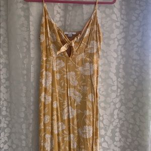 Maxi dress with front tie